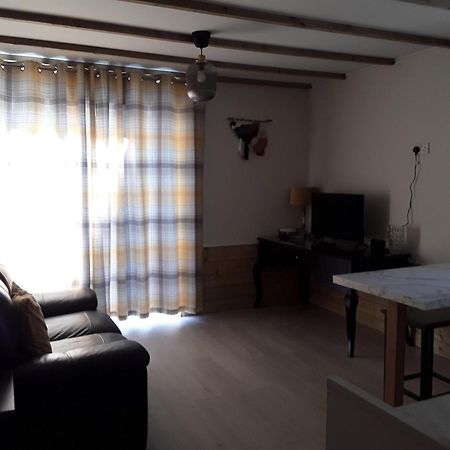 The Lodge Guesthouse Brittas Ngoại thất bức ảnh